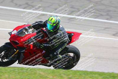 media/Apr-23-2022-Fastrack Riders (Sat) [[cb2d6ae73d]]/LEVEL 1/1145AM TURN 3 AND 4/